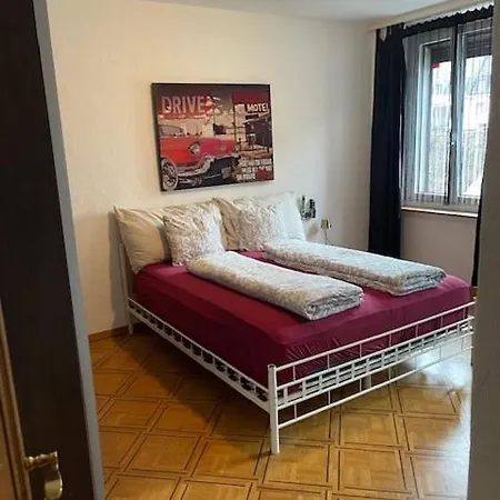 4 Preiswertes Zimmer In Privater Wohnung, Kein Hotel, Ohne Personal, Zum Uebernachten