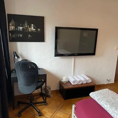 4 Preiswertes In Privater Wohnung, Kein Hotel, Ohne Personal, Zum Uebernachten Quarto em Acomodações Particulares